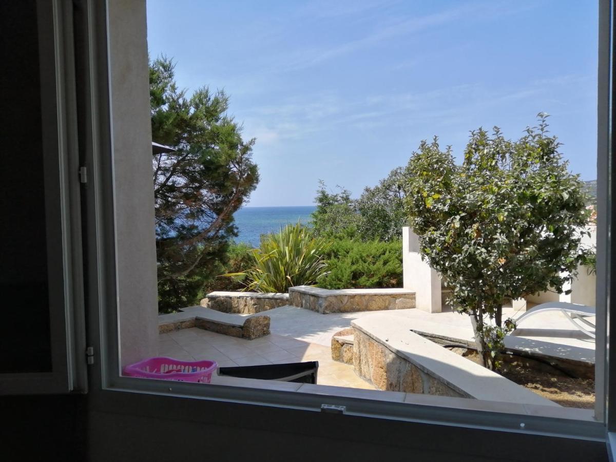 Appartement Pied Dans L Eau Et Vue Mer Magnifique Sartene  Exterior photo